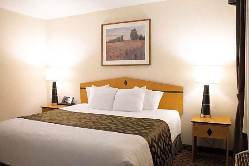 Crystal Inn Hotel & Suites - Great Falls