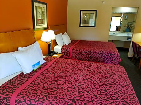 Queen Room with Two Queen Beds - Non-Smoking