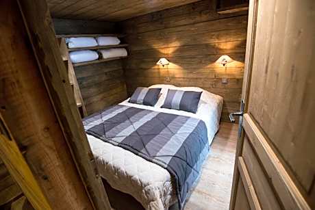 Three-Bedroom Duplex Apartment (6 People)