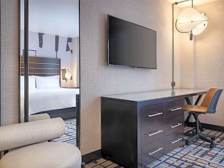 1 King Bed