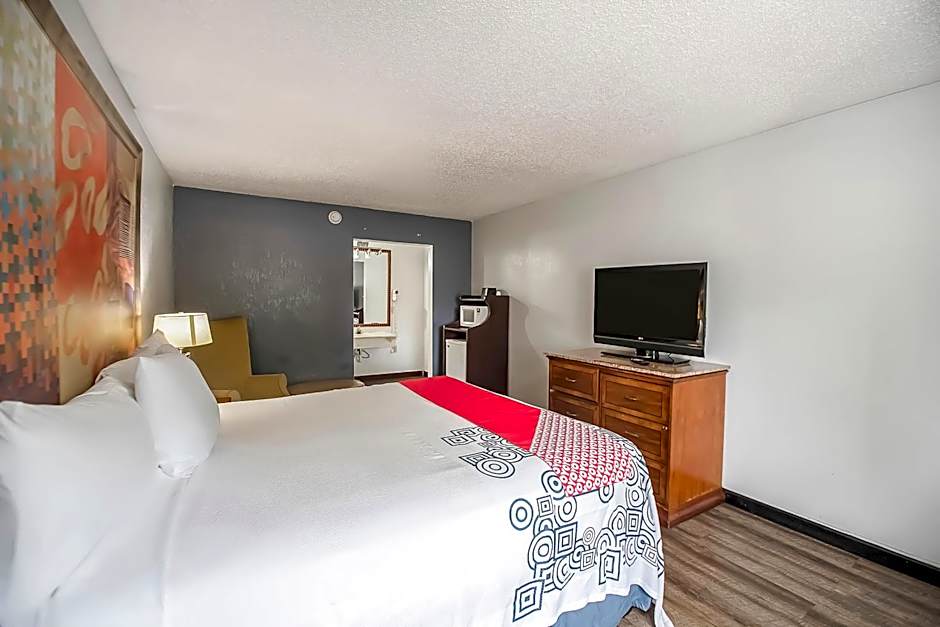 Hotel O Daylight Inn Elkhart I-90, IN