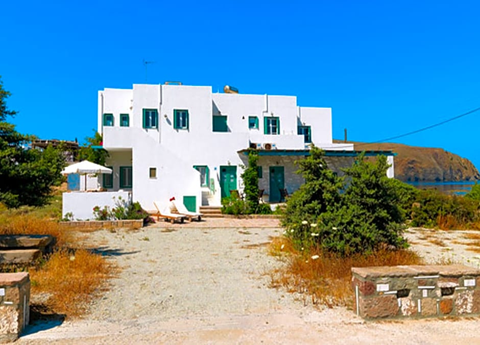 Anemoessa Rooms & Studios