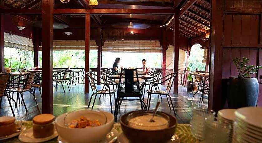 Sambor Village Hotel