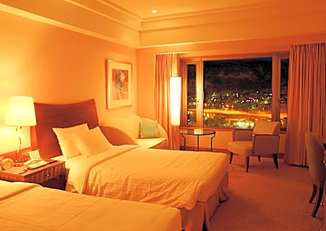 【Late Check In after 18:00】Superior Twin Room with Mountain View - Non-Smoking