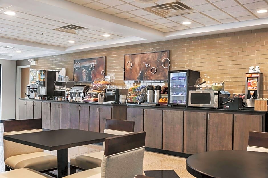Wingate by Wyndham Chicago Schaumburg
