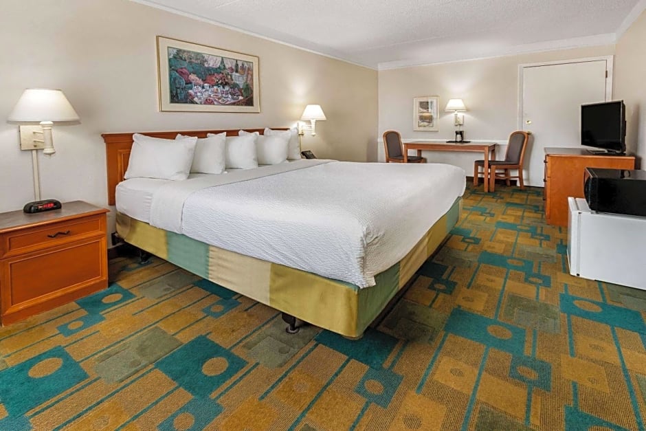 La Quinta Inn & Suites by Wyndham Albuquerque Northeast