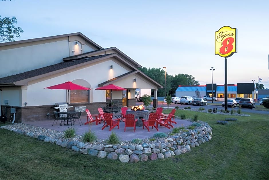 Super 8 by Wyndham Spirit Lake/Okoboji
