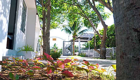 Hải An Homestay - Garden by the Beach