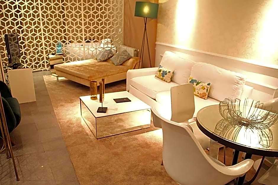 ApartaSuites Satellite by Abalu Hotels