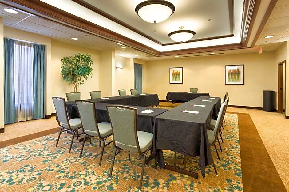 Drury Inn & Suites Birmingham Lakeshore Drive