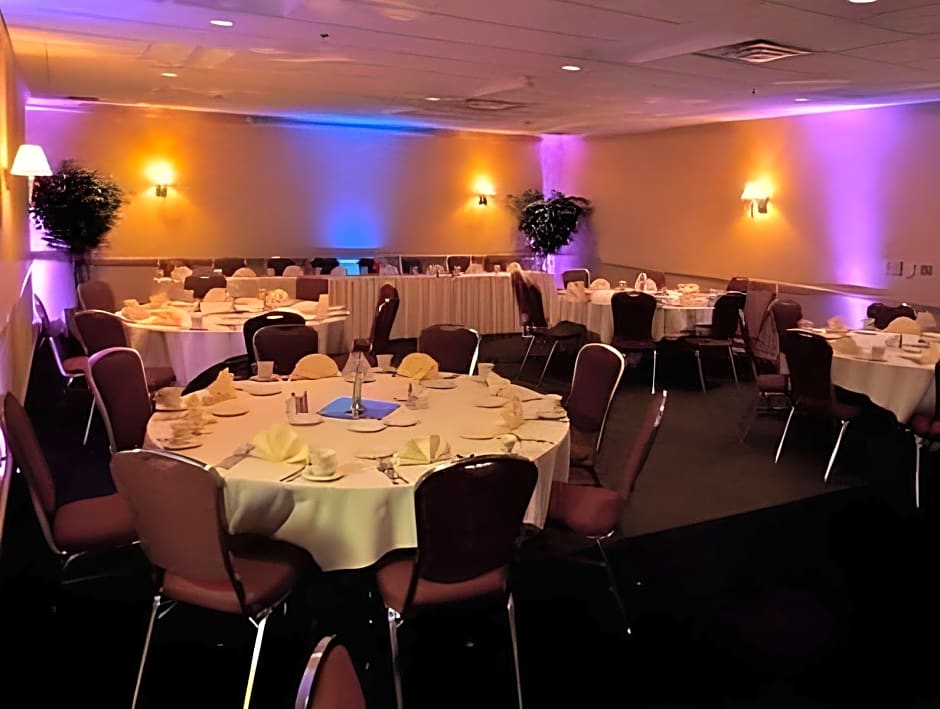 Radisson Hotel Milwaukee West – Wauwatosa, WI