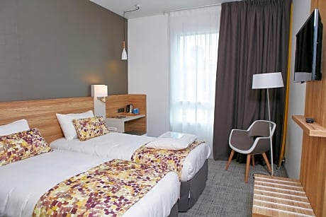 Standard Room - 1 Double Bed 1 Single Bed