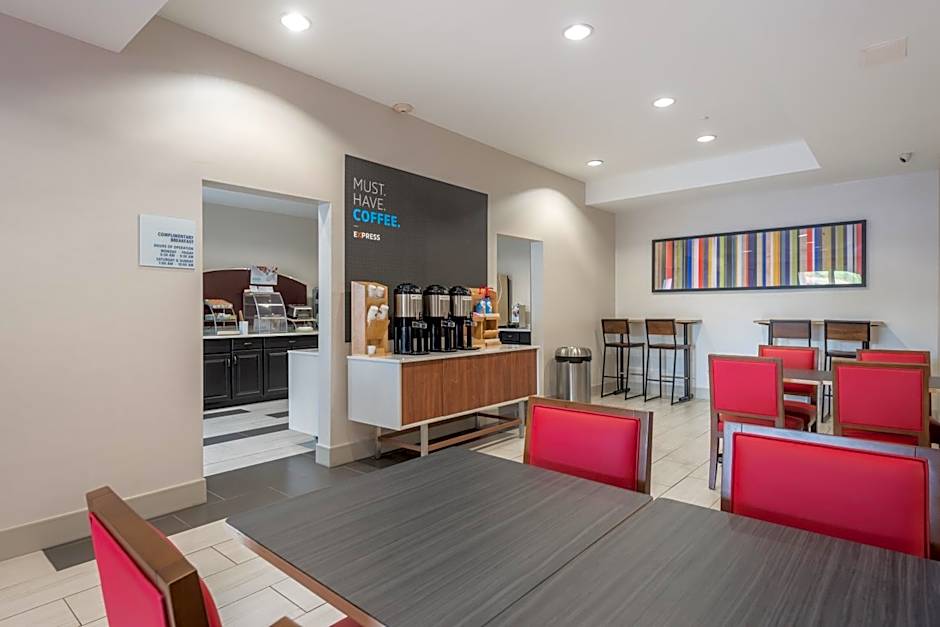 Holiday Inn Express Hotel & Suites Lagrange I-85 By IHG