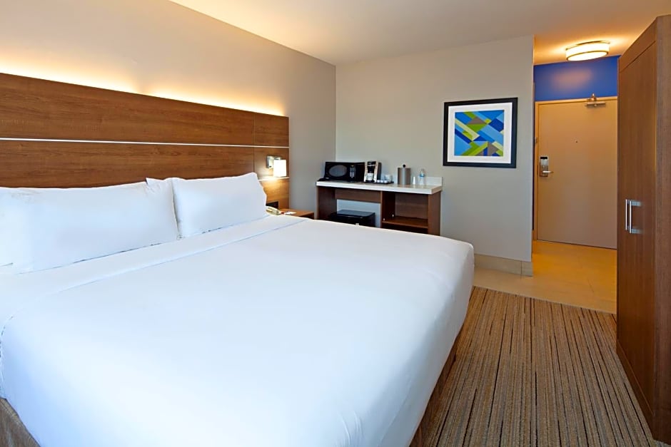 Holiday Inn Express Hotel & Suites San Diego-Escondido