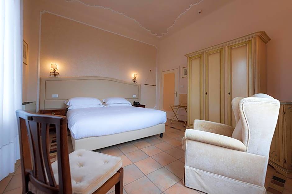 Villa Scacciapensieri Boutique Hotel