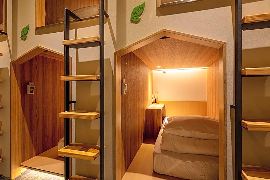 CHO Stay Capsule Hotel (Taoyuan Airport T2)