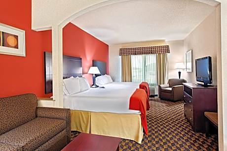 Queen Suite with Two Queen Beds and Additional Living Area