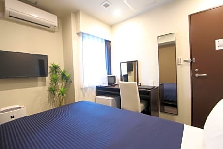 Standard Single Room - Smoking - Small Dog Friendly
