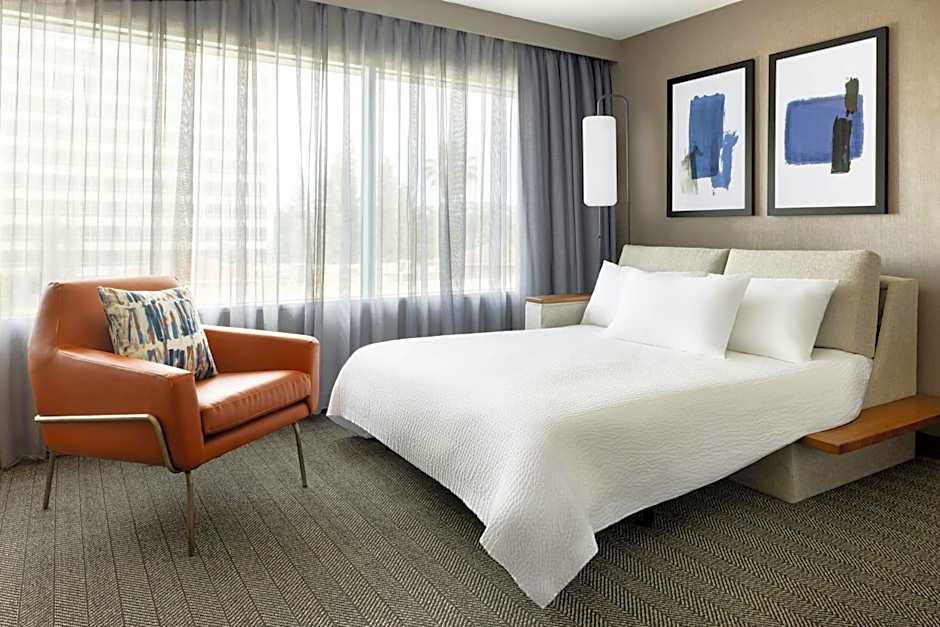 Courtyard by Marriott Los Angeles Woodland Hills