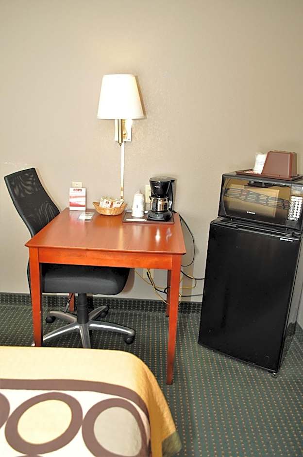 Super 8 by Wyndham Clearfield