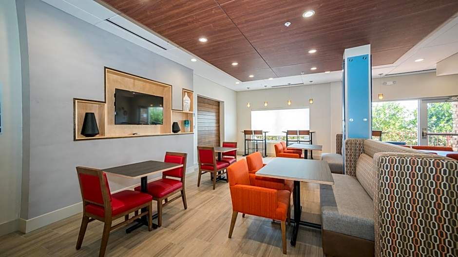 Holiday Inn Express & Suites Southaven Central - Memphis By IHG