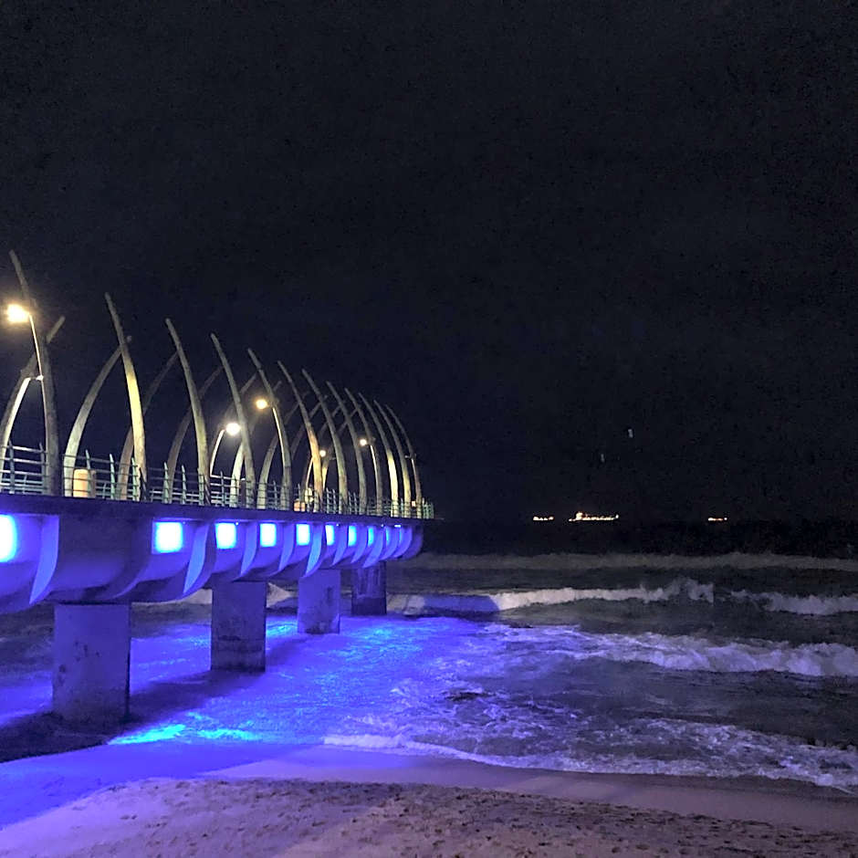 Umhlanga Lagoon Drive Top Sea Facing Unit