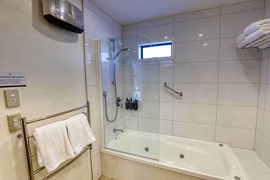 Garden Court Suites & Apartments