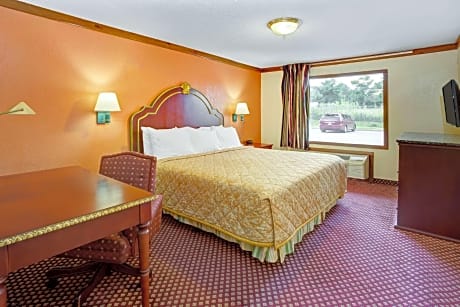 1 King Bed Smoking