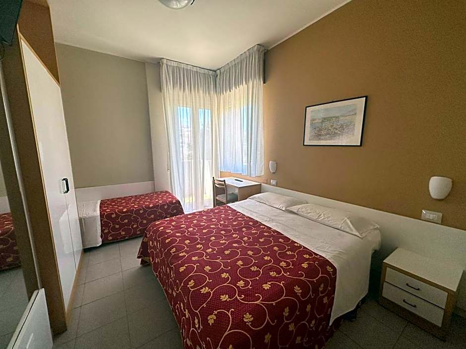 Hotel Junior by OasiGroup Hotels