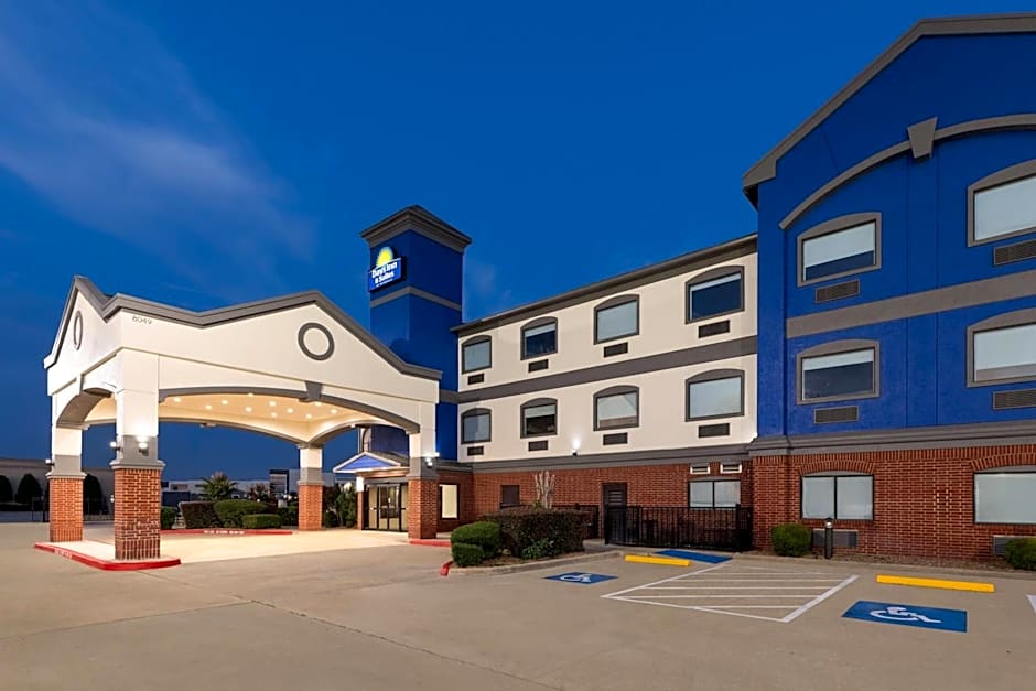 Days Inn & Suites by Wyndham Sam Houston Tollway