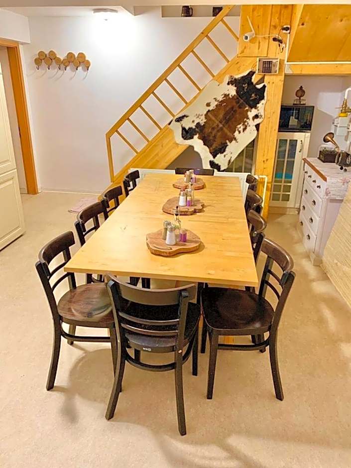 New Hostel Berlin Mitte FREE SNACK hot tea and coffee