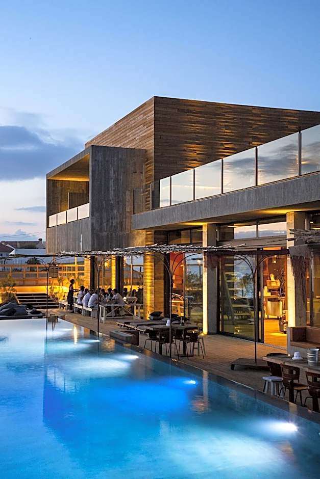 Noah Surf House Portugal