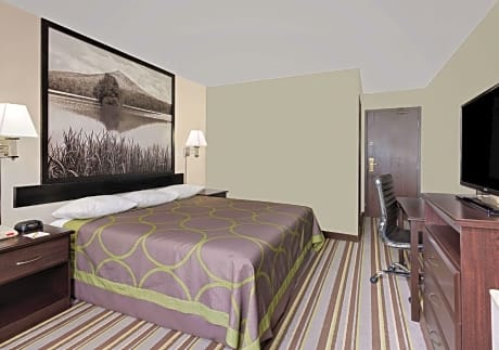 Super 8 by Wyndham Waynesboro