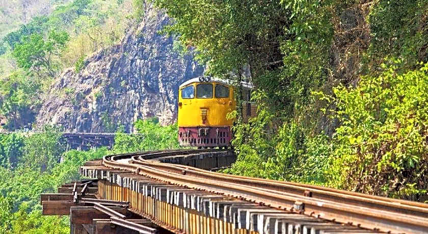 OYO 75334 Train Hotel