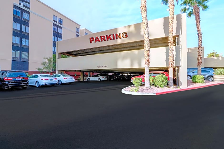 Hampton Inn Tropicana