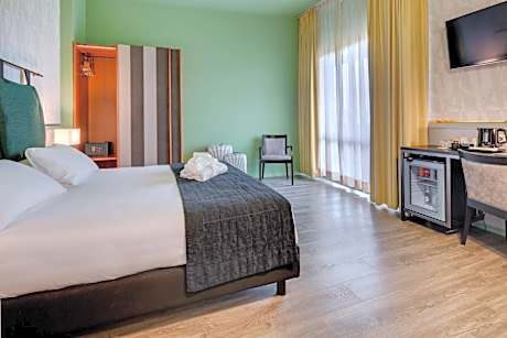 Apartment - 2 Rooms 5 Beds, One Queen Bed, Four Single Beds, 1 Bathroom