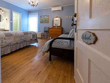 Queen Room with Sofa Bed