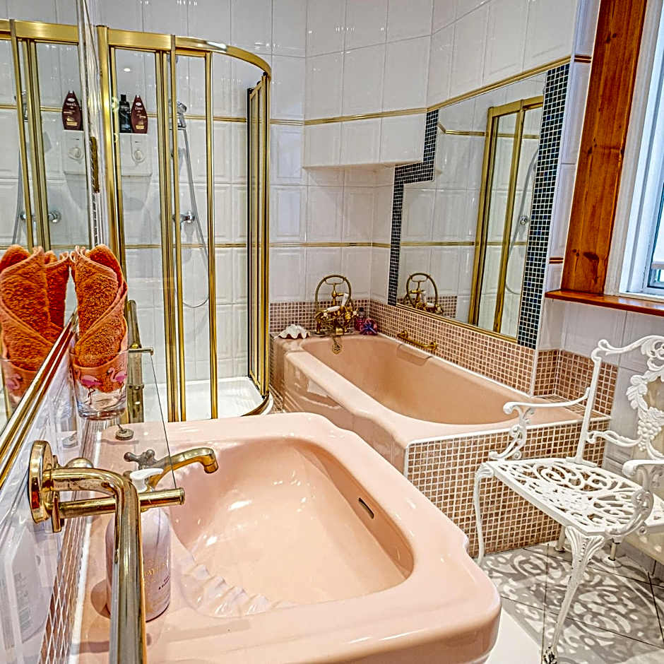 Dawson Place, Juliette's Bed and Breakfast