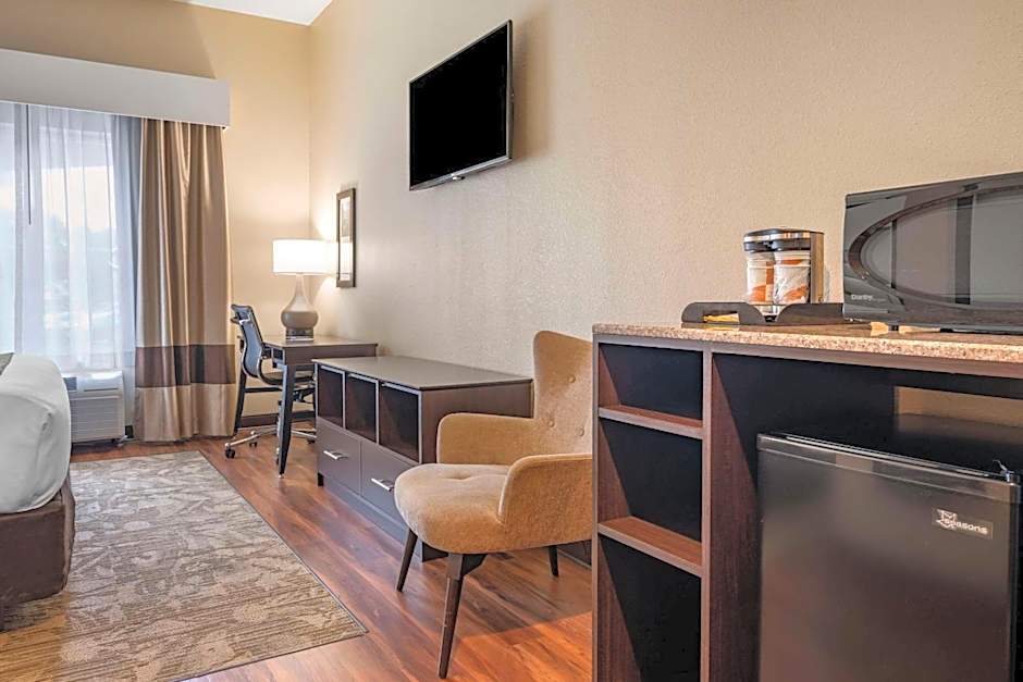 Comfort Inn Connellsville Riverview