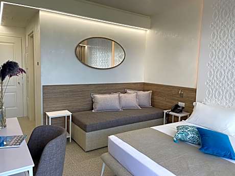 Triple Comfort Pool view