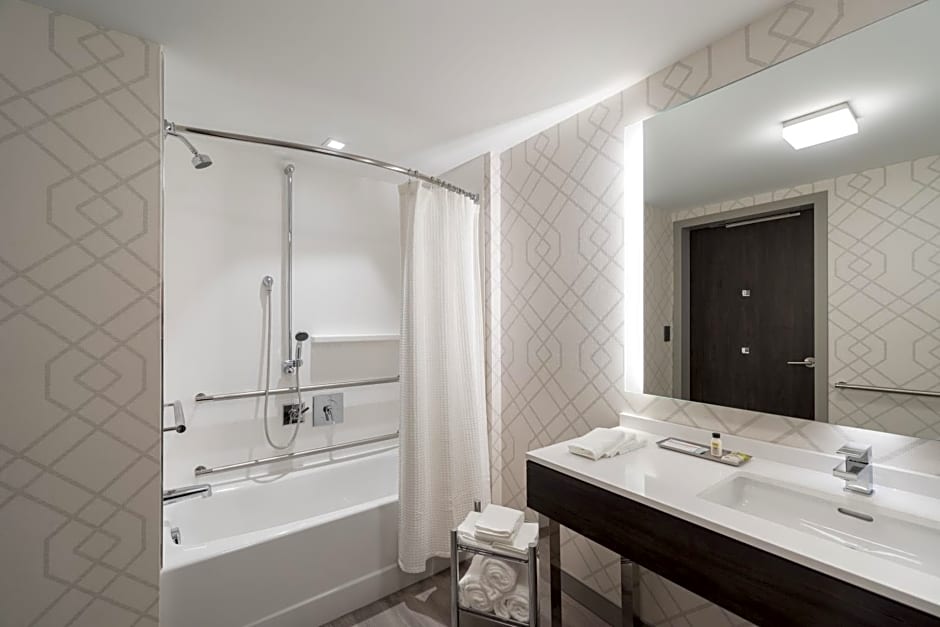 Holiday Inn Boston Logan Airport - Chelsea By IHG