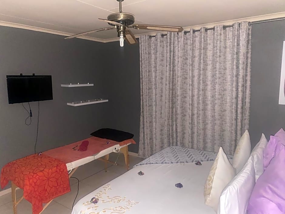 Warmbaths Thai Spa and Guest House