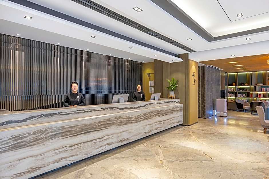 Atour Hotel Zhangjiakou High-Speed Railway Station