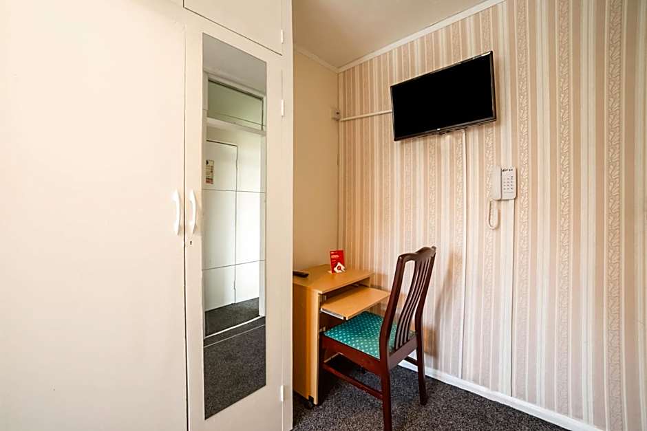 Devine Beach Hotel, Westcliff Southend-On-Sea