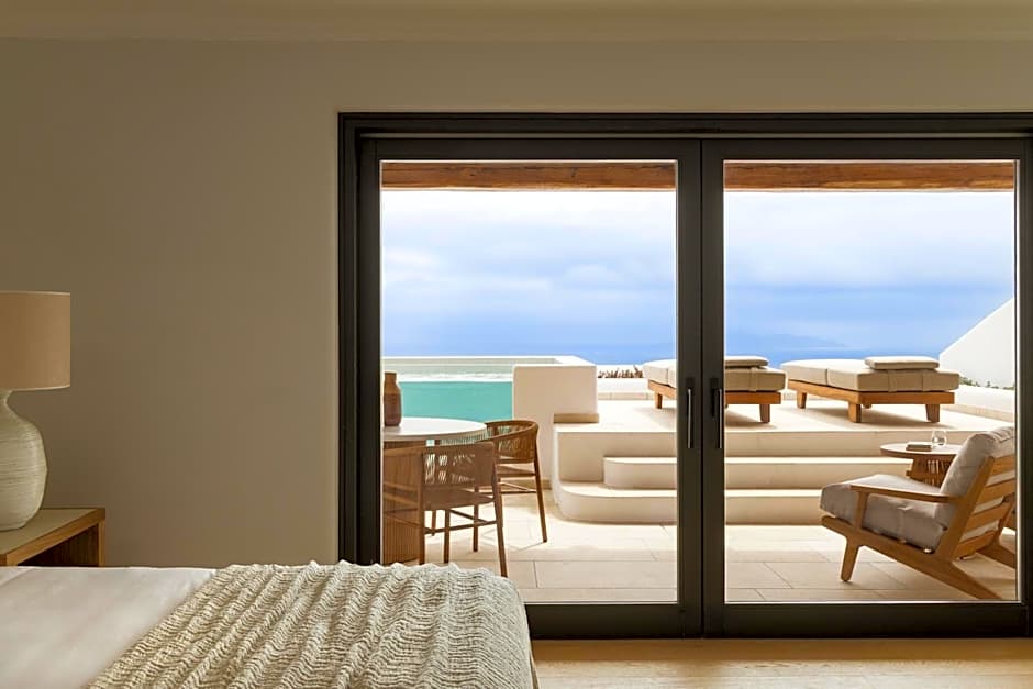NĒRO Boutique Hotel