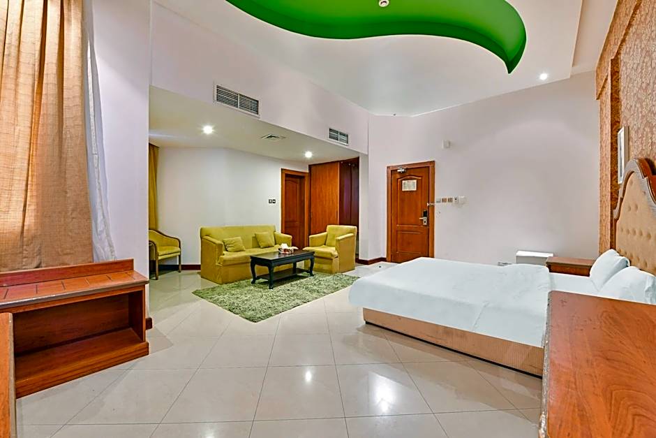 OYO 118 Revira Hotel