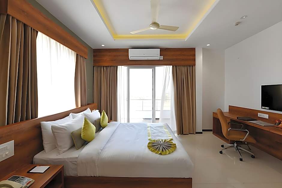 Photo 1 of 8 of Superior 1 Queen Bed