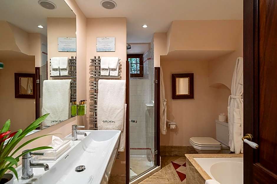 Ca's Xorc - Luxury Retreat & Restaurant