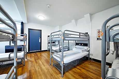 Bed in 8-Bed Mixed Dormitory Room