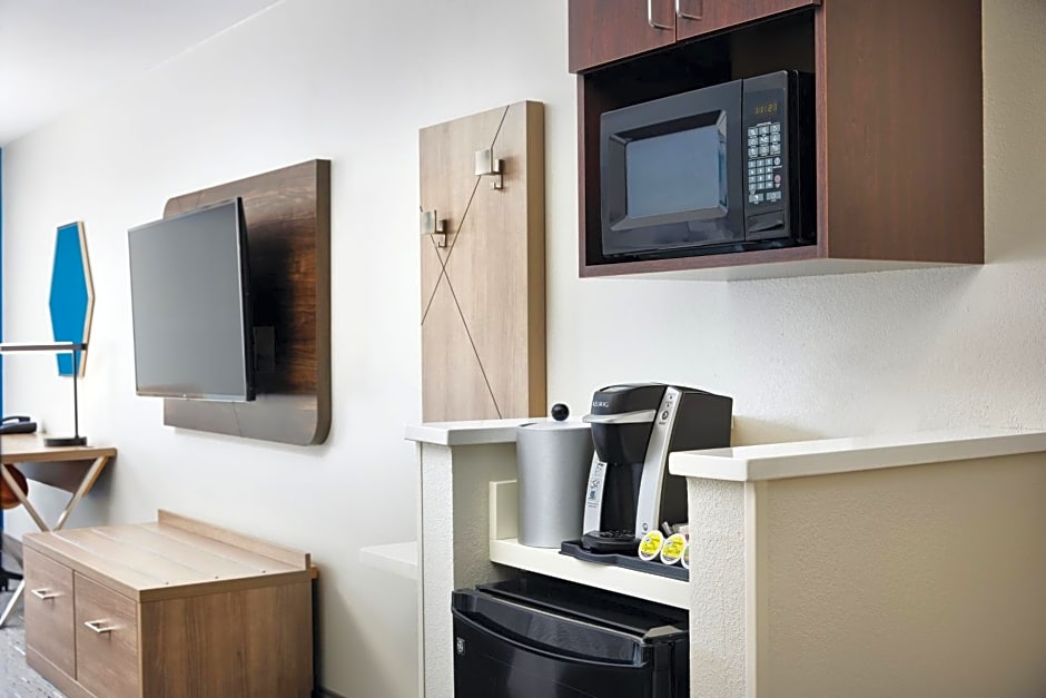 Holiday Inn Express & Suites Bridgeport By IHG